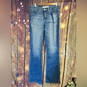 P-006 Womens 8L bootcut jeans Levi Strauss NWOT